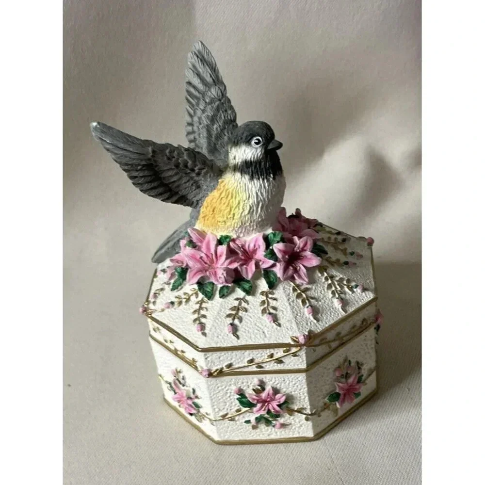 Holsted House Chickadee Bird Music Jewelry Box Wings‎ of Love 2001 Vintage